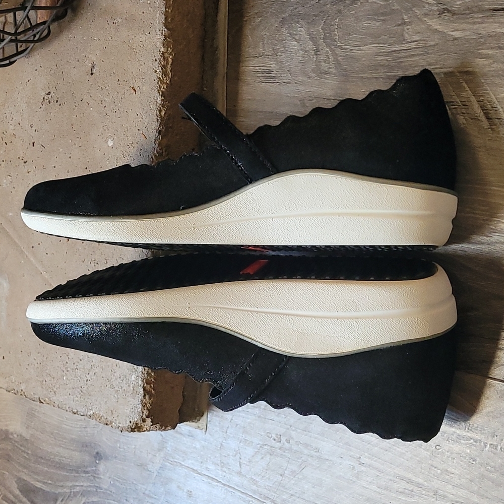 Aetrex Black Mary Janes - Picture 2 of 6